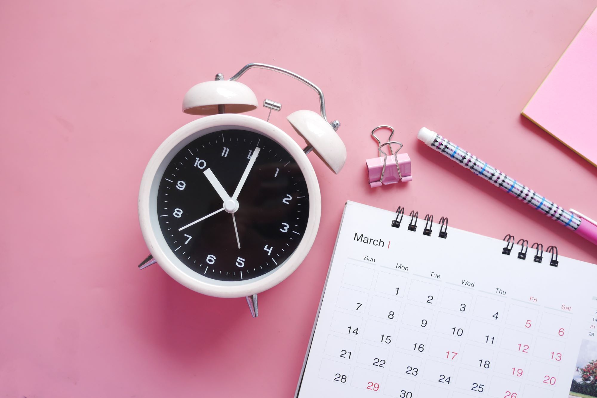 Uhrzeit Termin AdobeStock 442329206